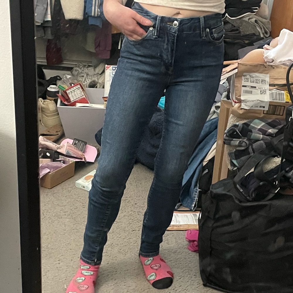 Good American “Good Legs” Skinny Jeans